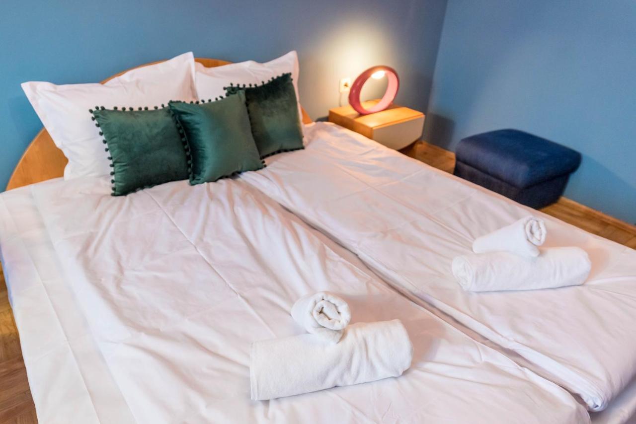 Private In The Centre Apartment *